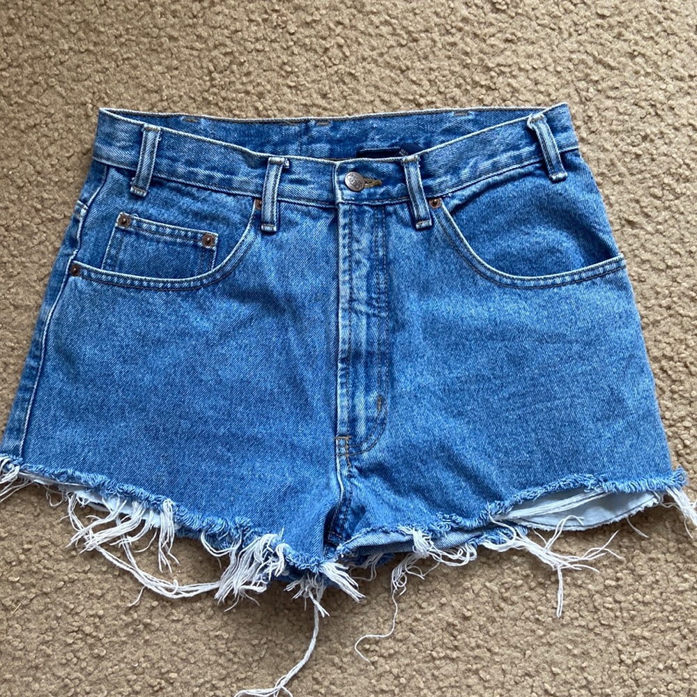 Vintage Distressed Shorts PLEASE READ DESCRIPTION AND MEASUREMENTS